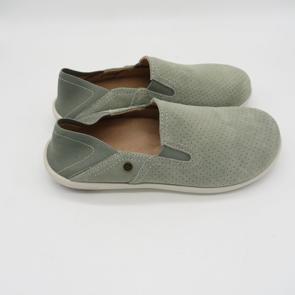 Spenco Women's Sage Green Slip-On Shoes Perforated Upper White Sole 6.5 NEW